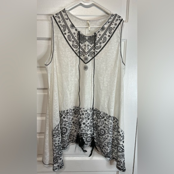 India Boutique Other - Tunic top/beach coverup. NWOT. Never worn. Bundle $10 items at 2/$10